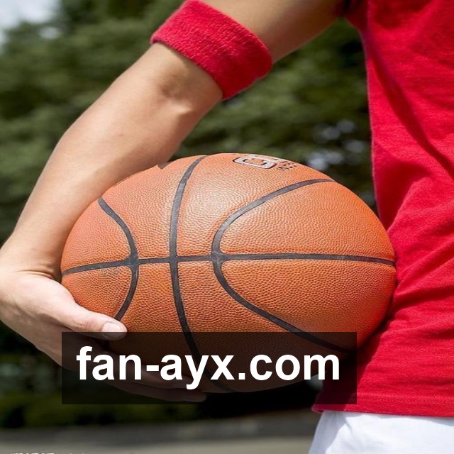 里昂布兰科三后卫体系稳固 防守端协同作战能力联赛顶尖